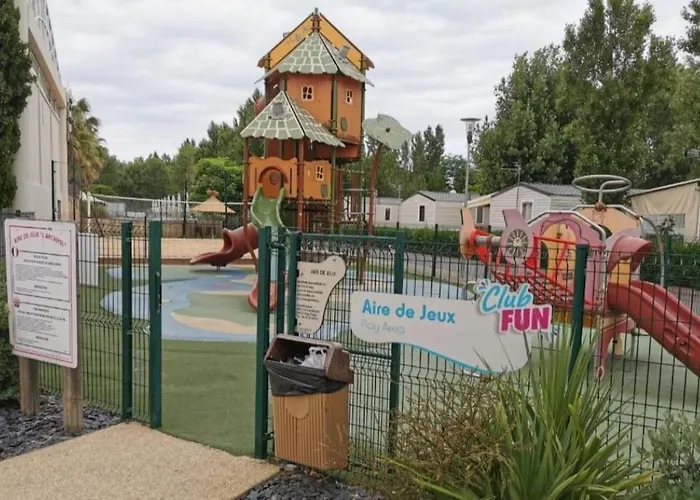 Superbe Mobil 6/8 Pers,clim, Sans Vis A Vis Dans 4* Espace Aquatique *